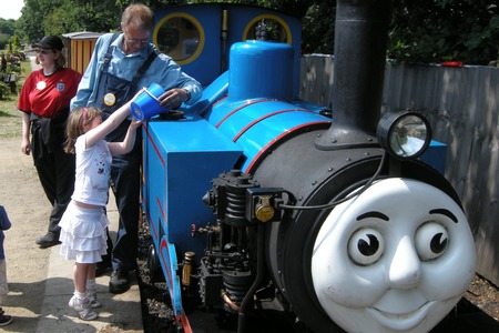 Thomas and friends at Kirklees Light Railway 17_filling_thomas